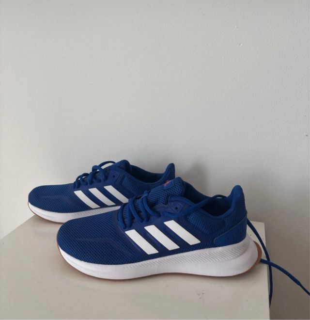 Zapatillas Adidas Azul y Blanco