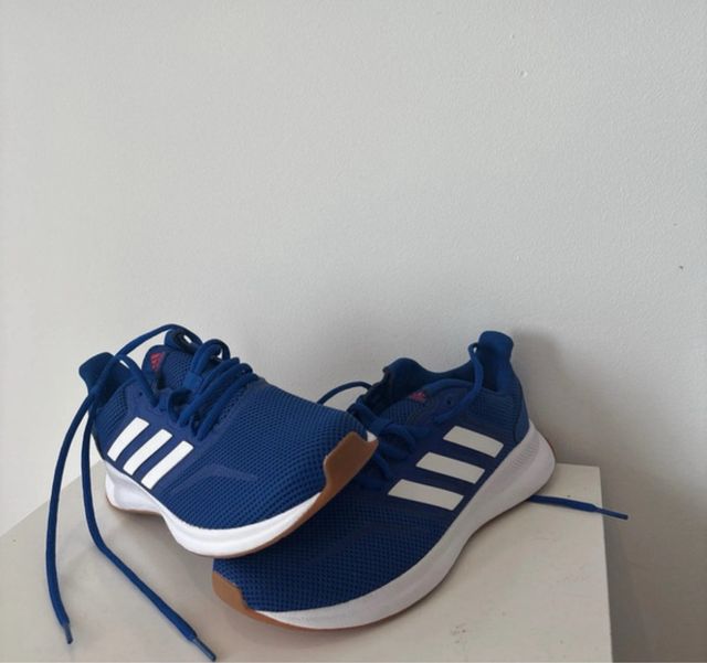 Zapatillas Adidas Azul y Blanco