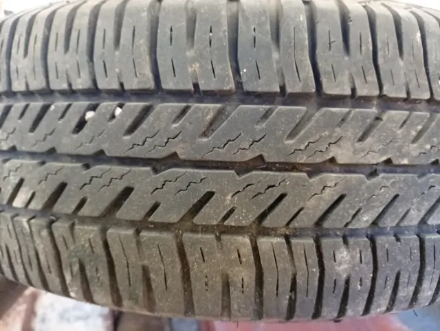 Rueda Seat 13 en buen estado es de 4 tornillos