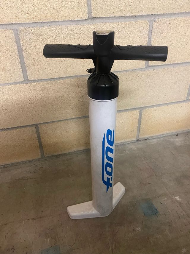 Inflador bomba manual F-one. Paddle, kite, wing