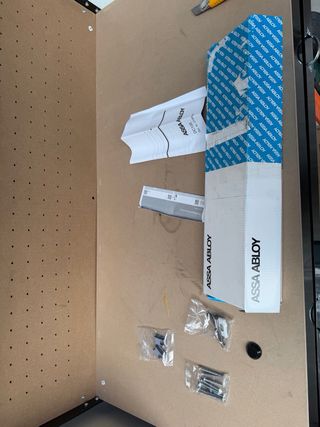 Cierrapuertas Tesa Negro