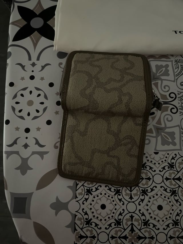 Bandolera y monedero Tous beige