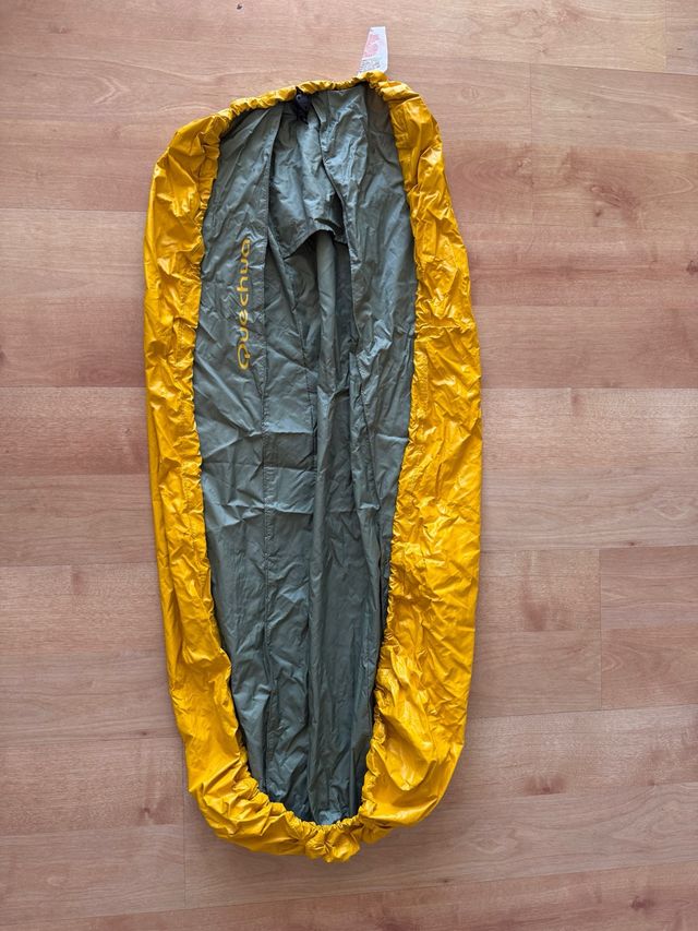 Funda para mochila Quechua amarilla