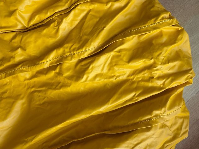 Funda para mochila Quechua amarilla