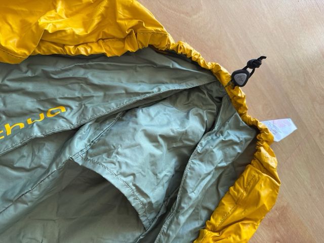 Funda para mochila Quechua amarilla