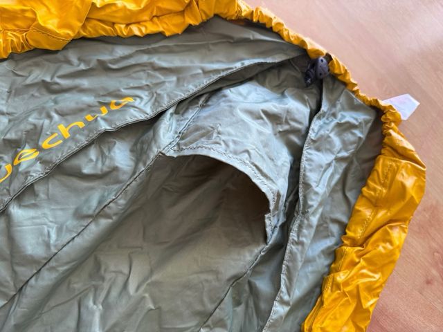 Funda para mochila Quechua amarilla