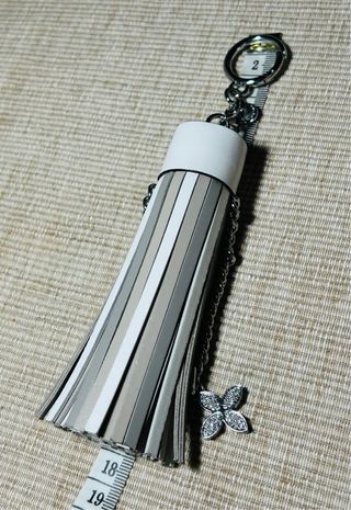 Charm Michael Kors Piel y Pedrería