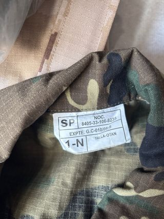 Traje militar boscoso talla M