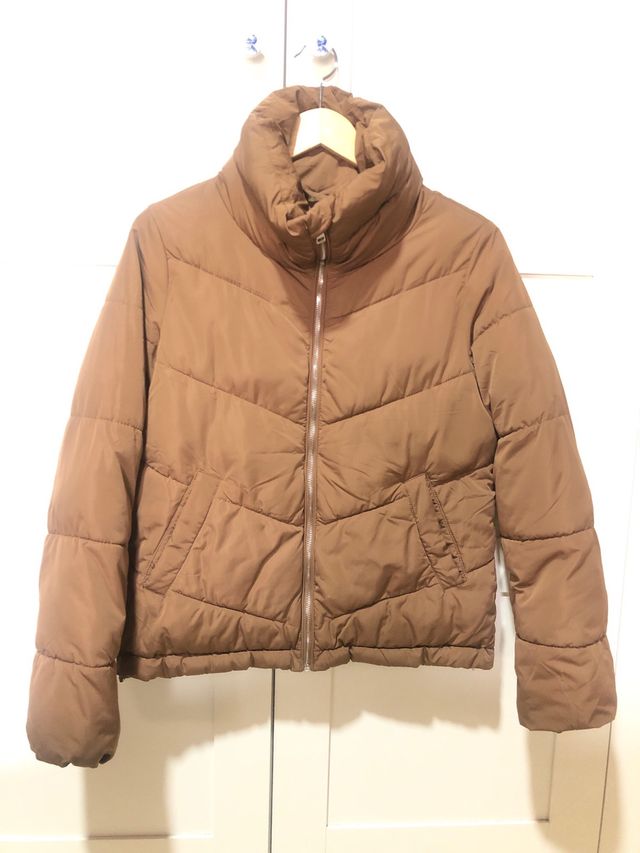 Plumífero Stradivarius marrón