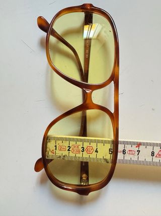 Occhiali da sole vintage con lenti gialle