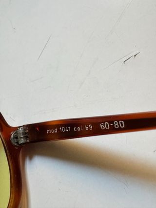 Occhiali da sole vintage con lenti gialle