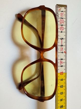 Occhiali da sole vintage con lenti gialle