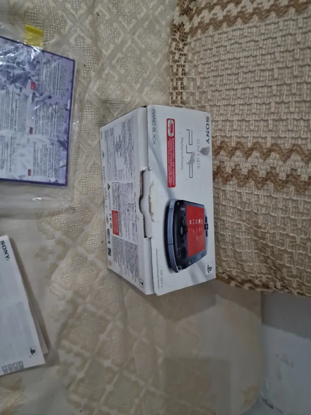 Caixa Vazia PSP 3004 Piano Black + Grand Theft Auto