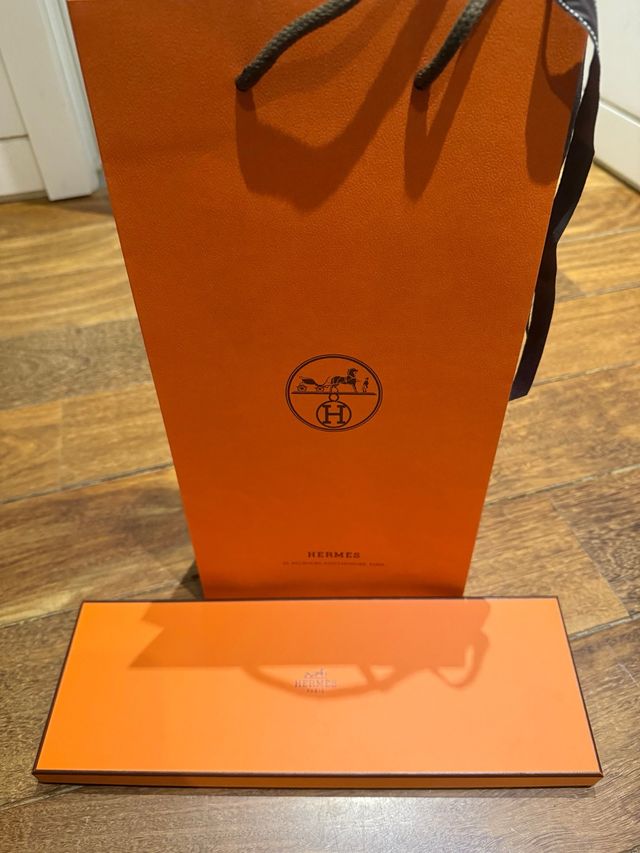 Bolsa y caja Hermes naranja