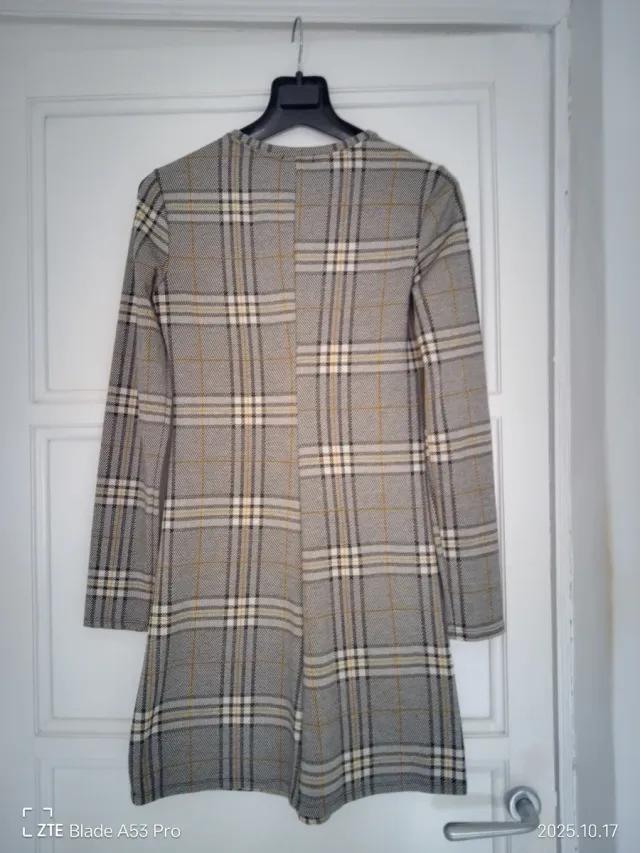 Vestido Bershka cuadros manga larga