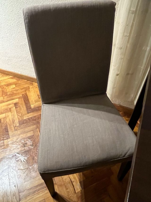 Mesa comedor y 4 sillas