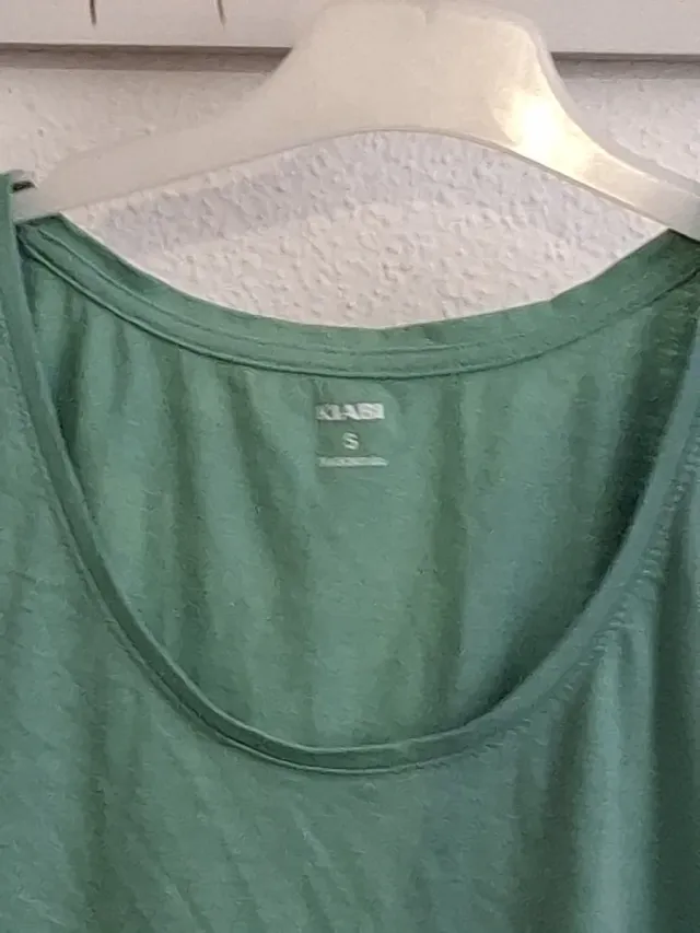 Camiseta Kiabi verde talla S