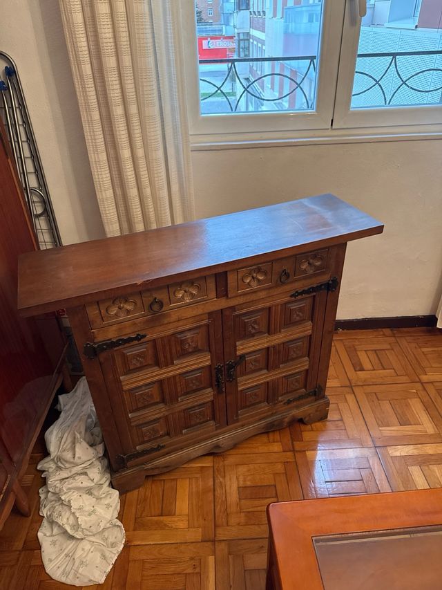 Aparador madera tallada rústico vintage