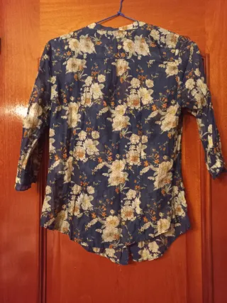 Camisa Zara floral azul