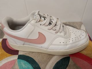 Zapatillas Nike Blancas y Rosas