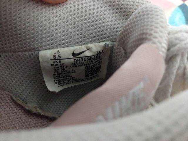 Zapatillas Nike Blancas y Rosas