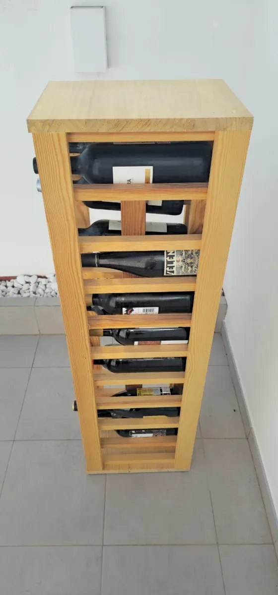 Botellero de madera para 20 botellas. Mudanza
