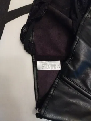 Corsé negro con encaje