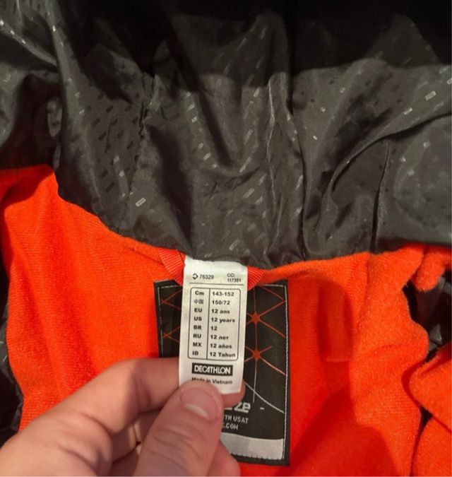 Chaqueta de nieve gris y roja 143/152 cm