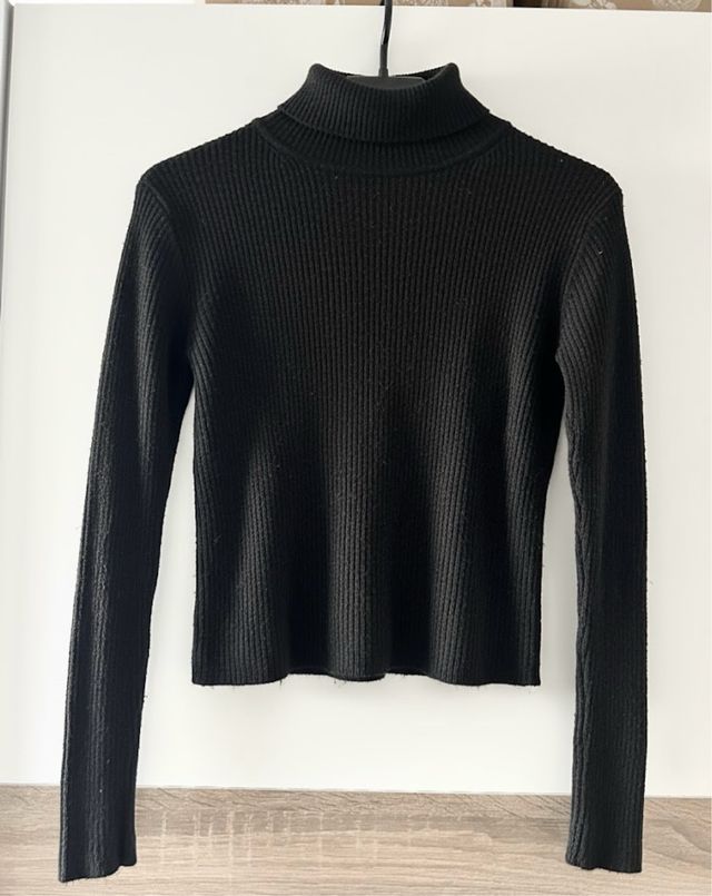 Jersey Pull&Bear cuello alto pegado 