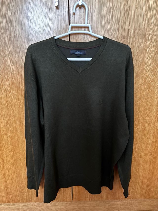 Jersey Boston verde cuello pico