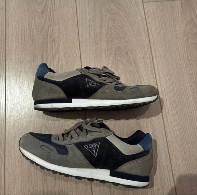 Zapatillas Guess grises y azules