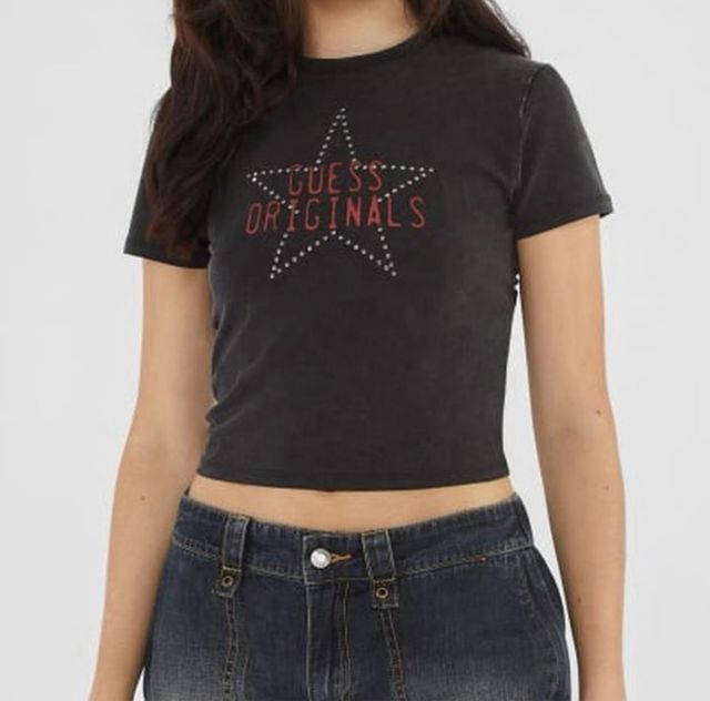 Camiseta Guess Estampada Roja y Negra