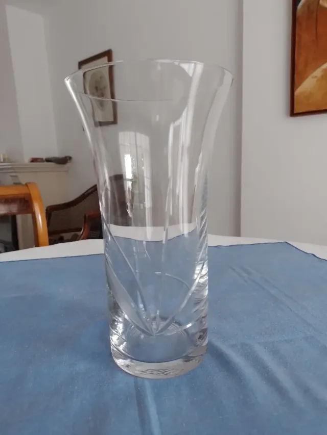 Jarrón de cristal tallado