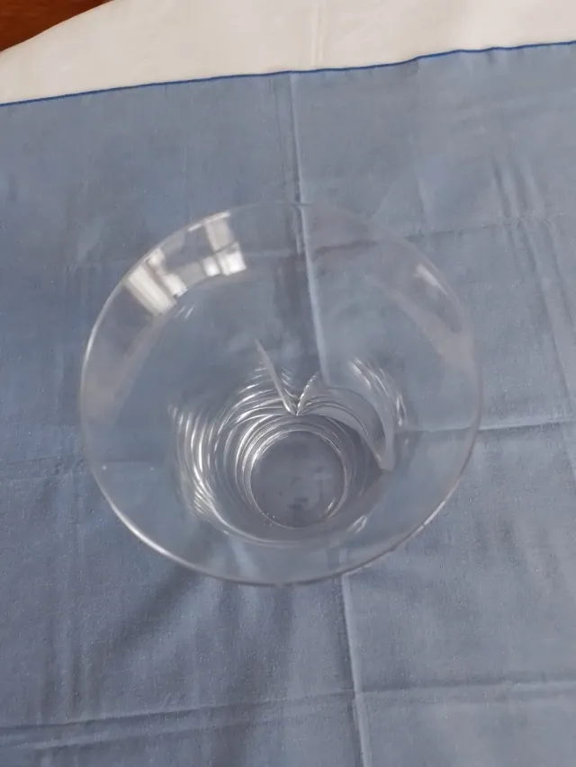 Jarrón de cristal tallado