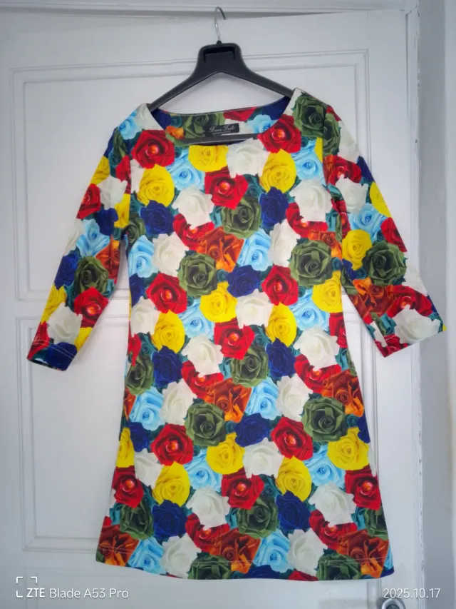 Vestido manga tres cuartos estampado floral