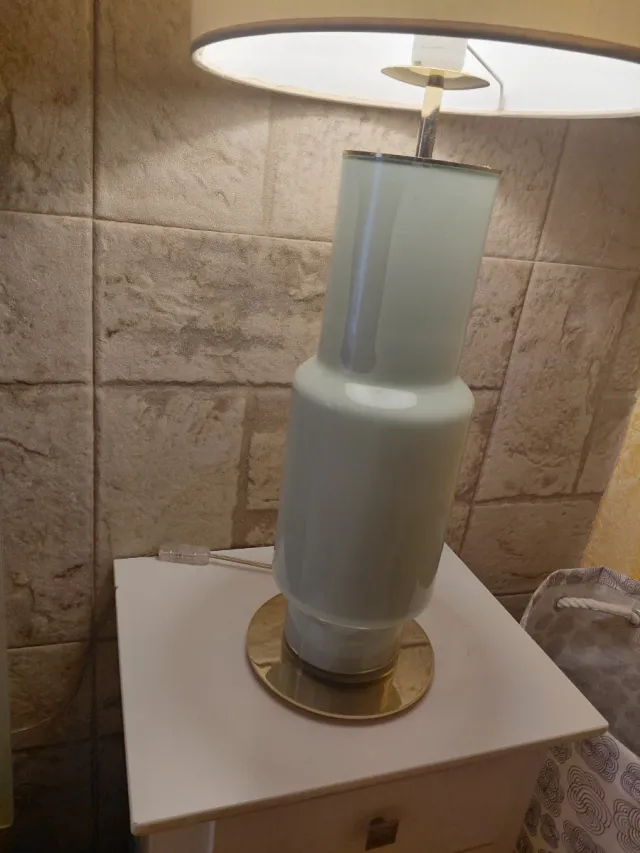 Lámpara de mesa diseño cristal y metal