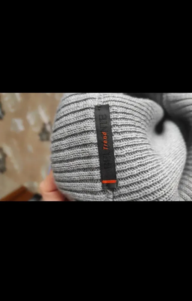 Maglione lana merino coste collo alto bottoni