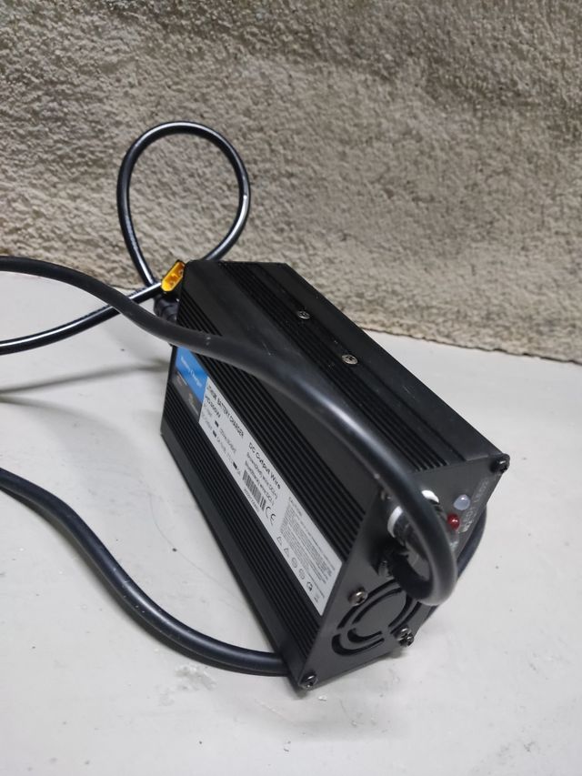 Cargador Batería Patinete Eléctrico