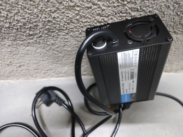 Cargador Batería Patinete Eléctrico