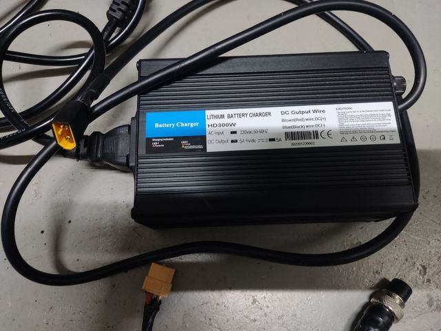 Cargador Batería Patinete Eléctrico