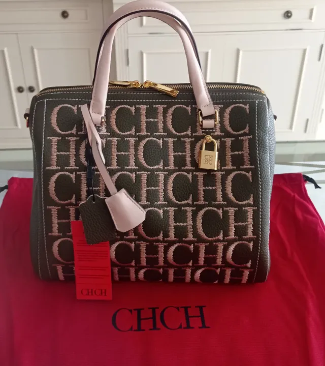 Bolso CH verde oliva con letra bordadas en beige