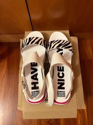 Sandalias GIOS EPPO blancas cebra
