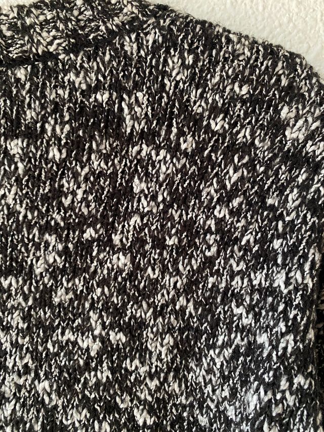Jersey tejido negro y blanco