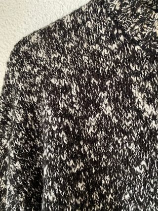 Jersey tejido negro y blanco