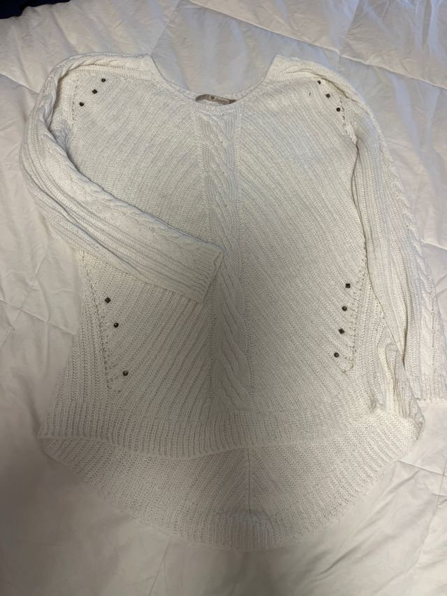 Jersey crema con tachuelas