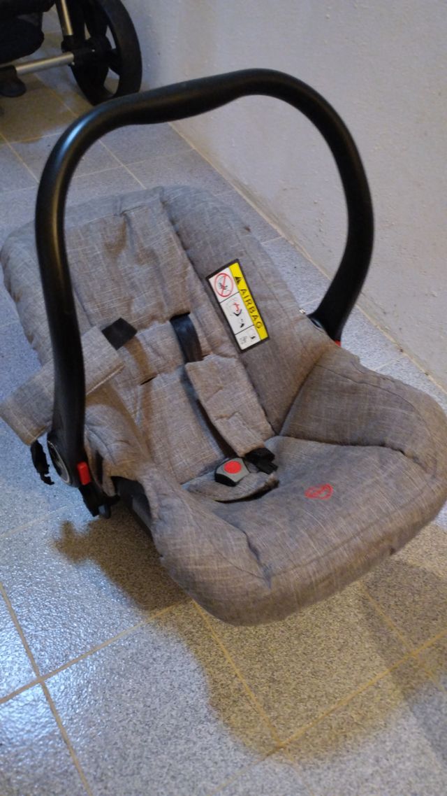 Carrinho Pierre Cardin Chassis + Assento