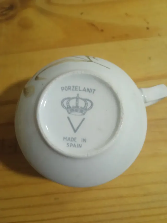 Juego de café de porcelana nuevo 