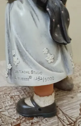 Figura Nadal Studio Mis libros y mi Coleta