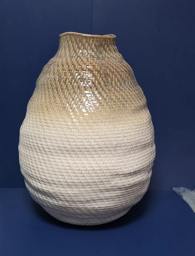 Jarrón grande de cerámica beige