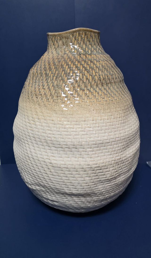 Jarrón grande de cerámica beige